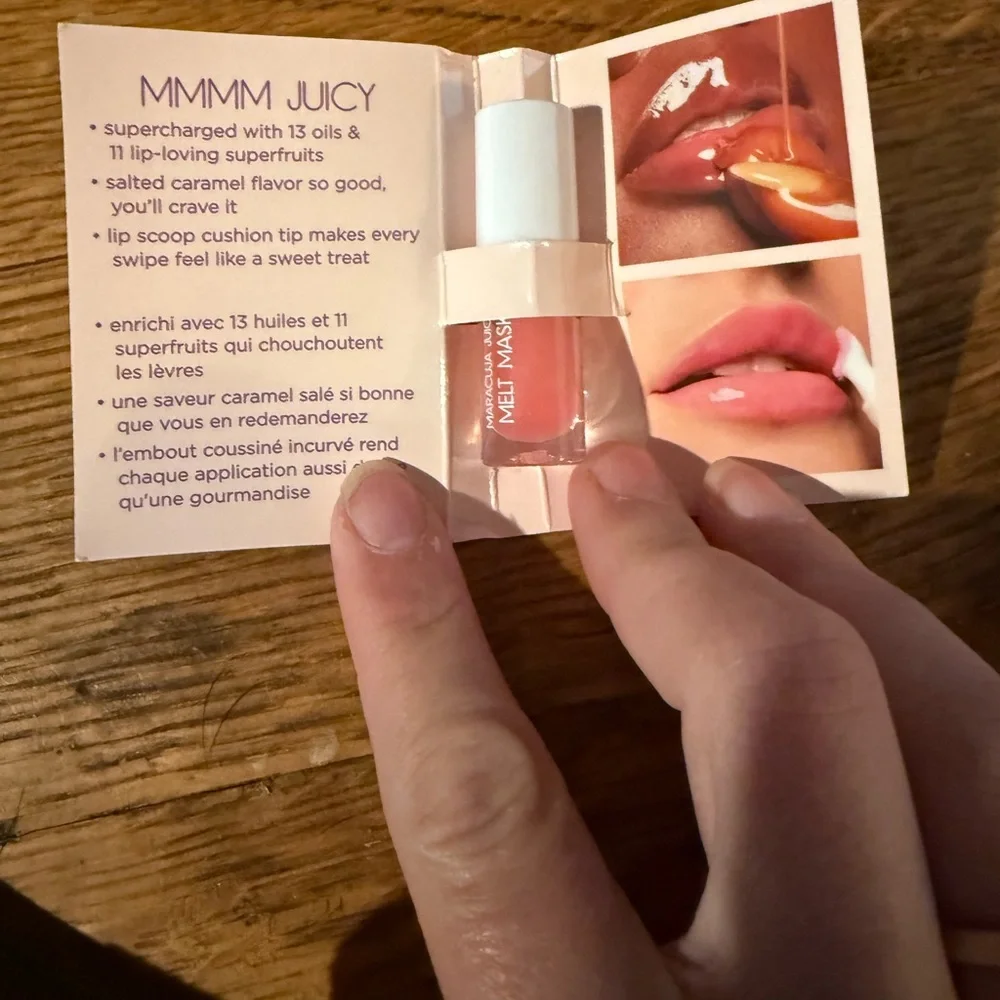 ❤️ 3/$25 TARTE maracuja juicy lip nourishing melt mask in the shade icing